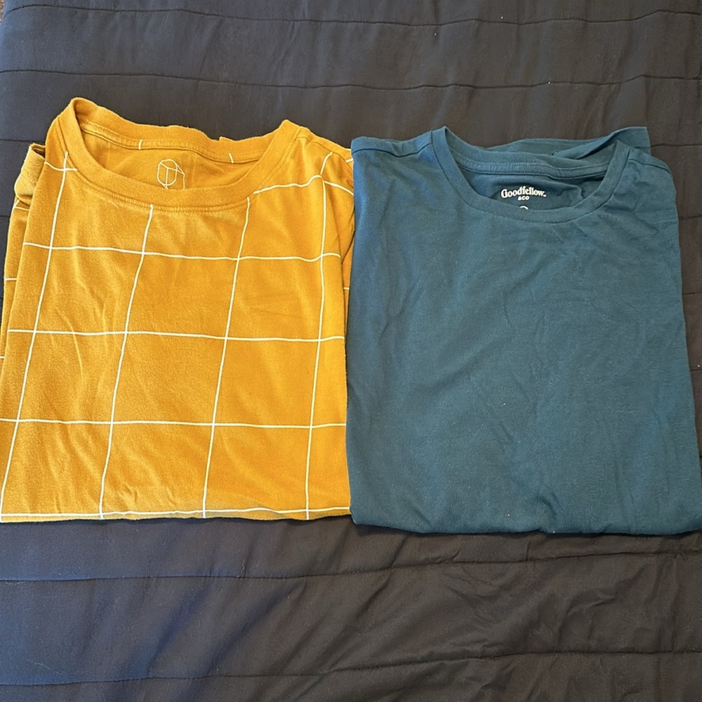 Bundle (2) shirts